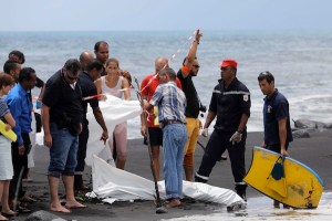 Muere un surfista atacado por un tiburón en la isla francesa de La Reunión