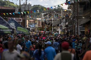 El carnaval de El Callao distinguido por la Unesco festeja entre crisis y violencia