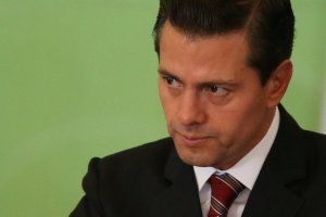 La popularidad de Peña Nieto cae a su nivel más bajo con respaldo de solo 17%