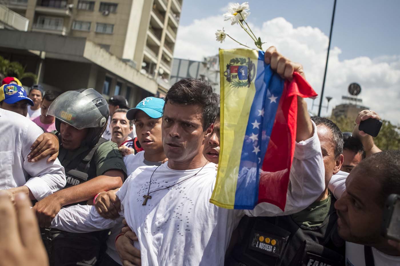 Leopoldo López alerta a comunidad internacional de represión y asesinato de venezolanos #30Jul