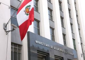 Perú ordena retorno de su embajador en Israel por maltrato a empleados