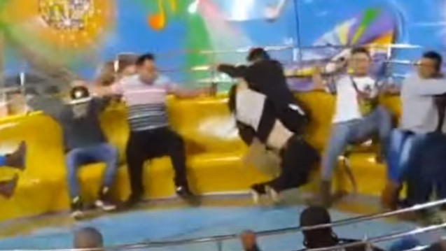 ¡Cita vergonzosa!… la llevó a un parque de atracciones y quedó “culipelada” (VIDEO)