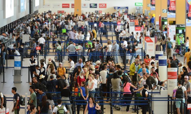 Nuevo sistema en aeropuertos del Perú permite conocer datos de los pasajeros anticipadamente