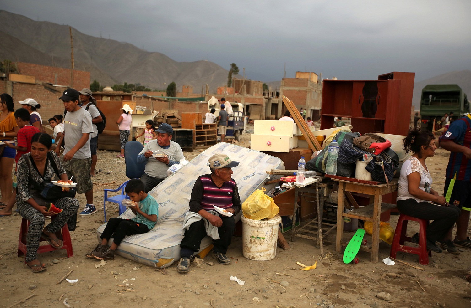 Sube a 75 muertos y 100.000 damnificados las víctimas de inundaciones en Perú