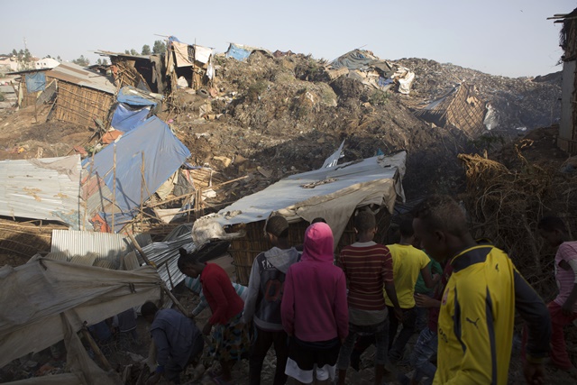 Huir o morir en el deslizamiento de tierra de un vertedero de Etiopía