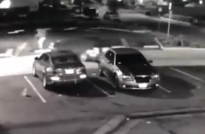 ¡LLEVE!… trató de robar un carro, terminaron atropellandolo y se disparó en la cabeza durante el trancazo (VIDEO)