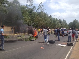 Estudiantes de la Ucab en Guayana protestan contra la dictadura