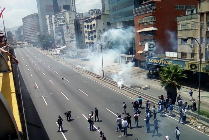 Inician los enfrentamientos entre los manifestantes y los cuerpos de seguridad en El Recreo