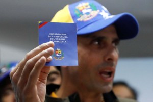 Personalidades se pronuncian ante inhabilitación de Capriles