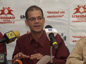 Diputado Omar Ávila: Represiones y manifestaciones violentas del gobierno solo demuestran su debilidad