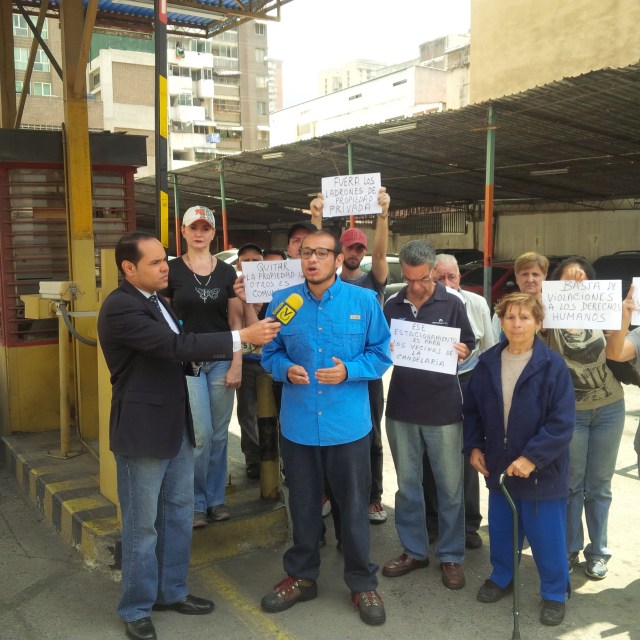 Vecinos de  Caracas protestaron contra las expropiaciones