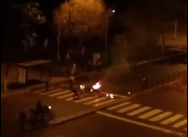 Se prende la “candelita” en el oeste: Tuiteros reportaron enfrentamientos en San Martín este #12Abr