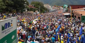 Así se desarrolló la multitudinaria marcha opositora en Mérida este #19Abr (+Fotos)