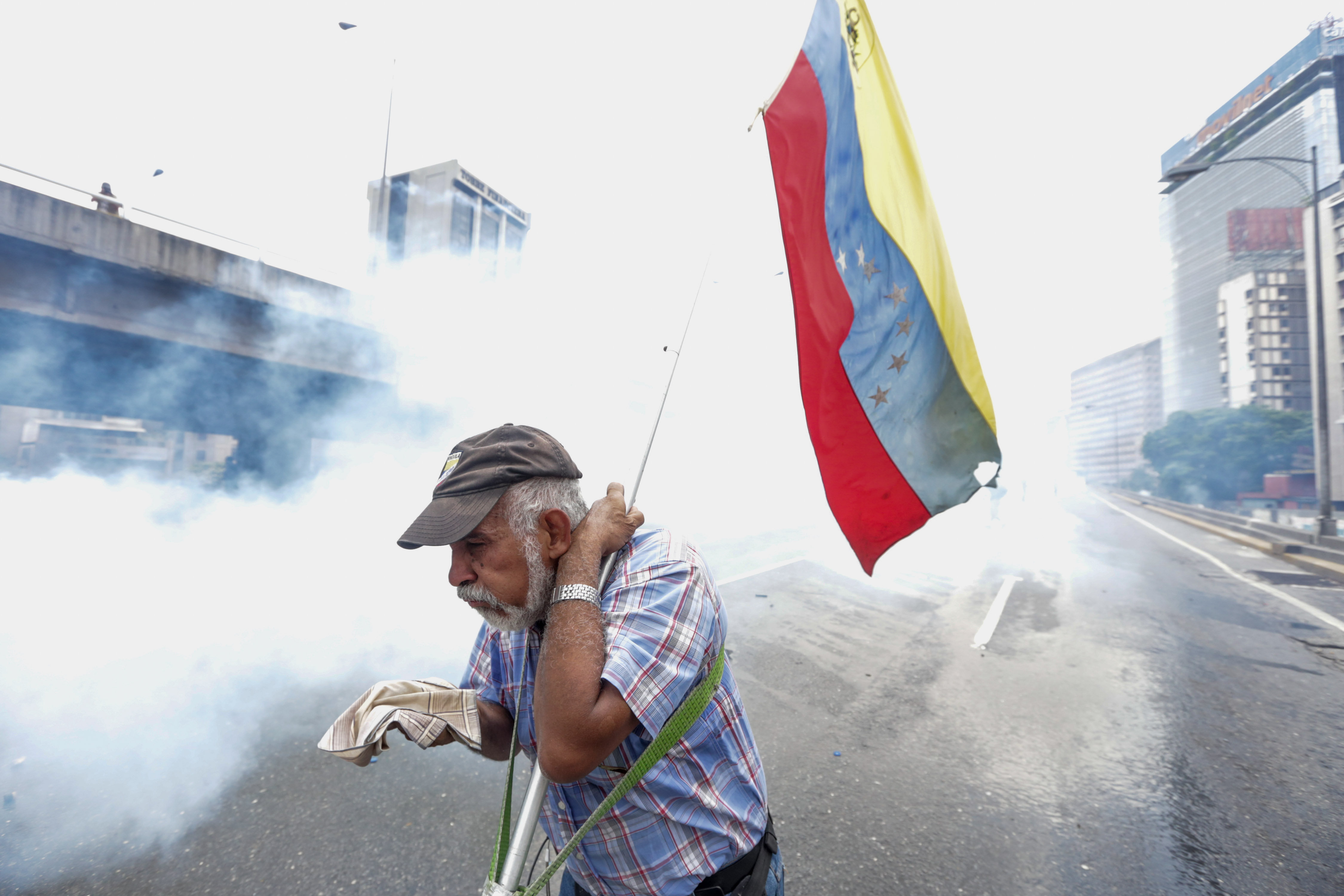 La Unión Europea condena actos de violencia en Venezuela y pide hallar soluciones constitucionales