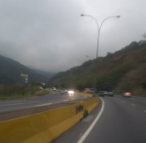 Punto de control de la GNB en la Caracas-La Guaira: Libres demás entradas a la capital