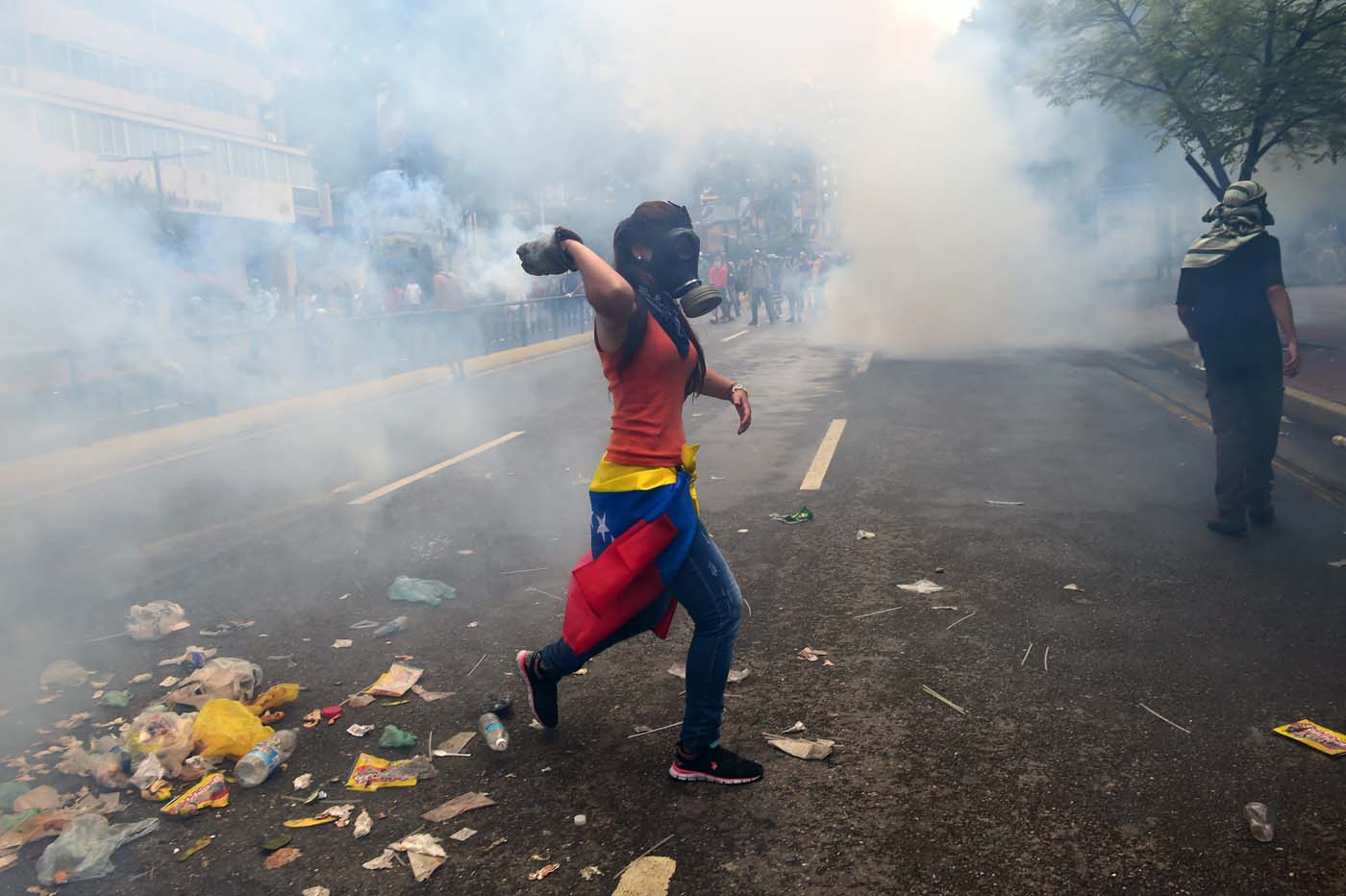 Veinte muertos dejan tres semanas de violentas protestas en Venezuela