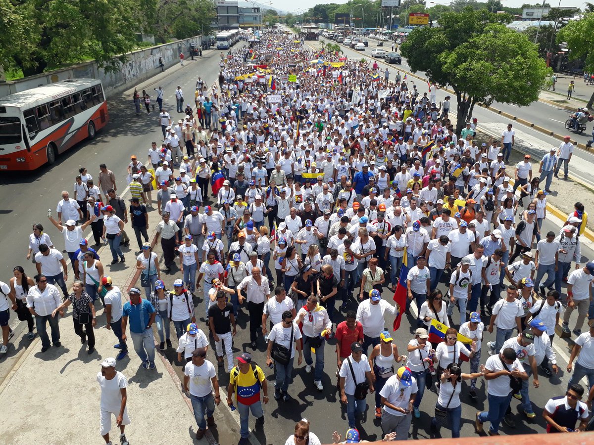 La marcha del silencio recorre la avenida Constitución de Maracay #22A