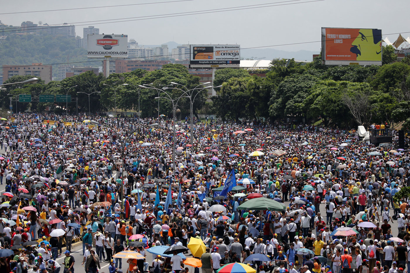 Protesta y presión contra el gobierno de Maduro: El gran plantón en las calles de Venezuela este #24A