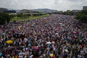 Oposición marcha en todo país contra el golpe de Estado continuado #1May
