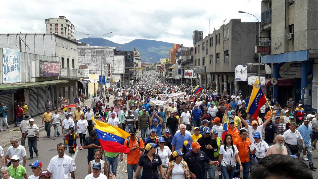 Opositores llegaron a la Defensoría en San Cristóbal (Fotos) #1May