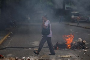Un mes de convulsión social y política en Venezuela
