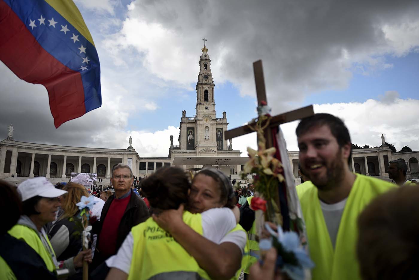 En Fátima, venezolanos piden a la Virgen el milagro de la paz