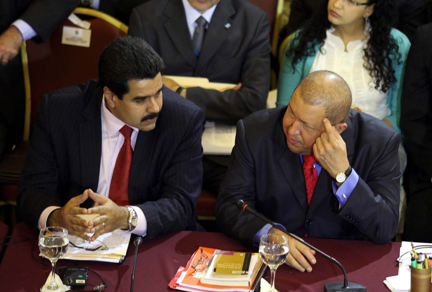 Exigen a Fiscalía que investigue a Maduro por pago de 11 millones de dólares para campaña de Chávez