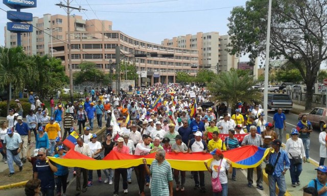 Abuelos de Anzoátegui lograron llegar a la Defensoría 