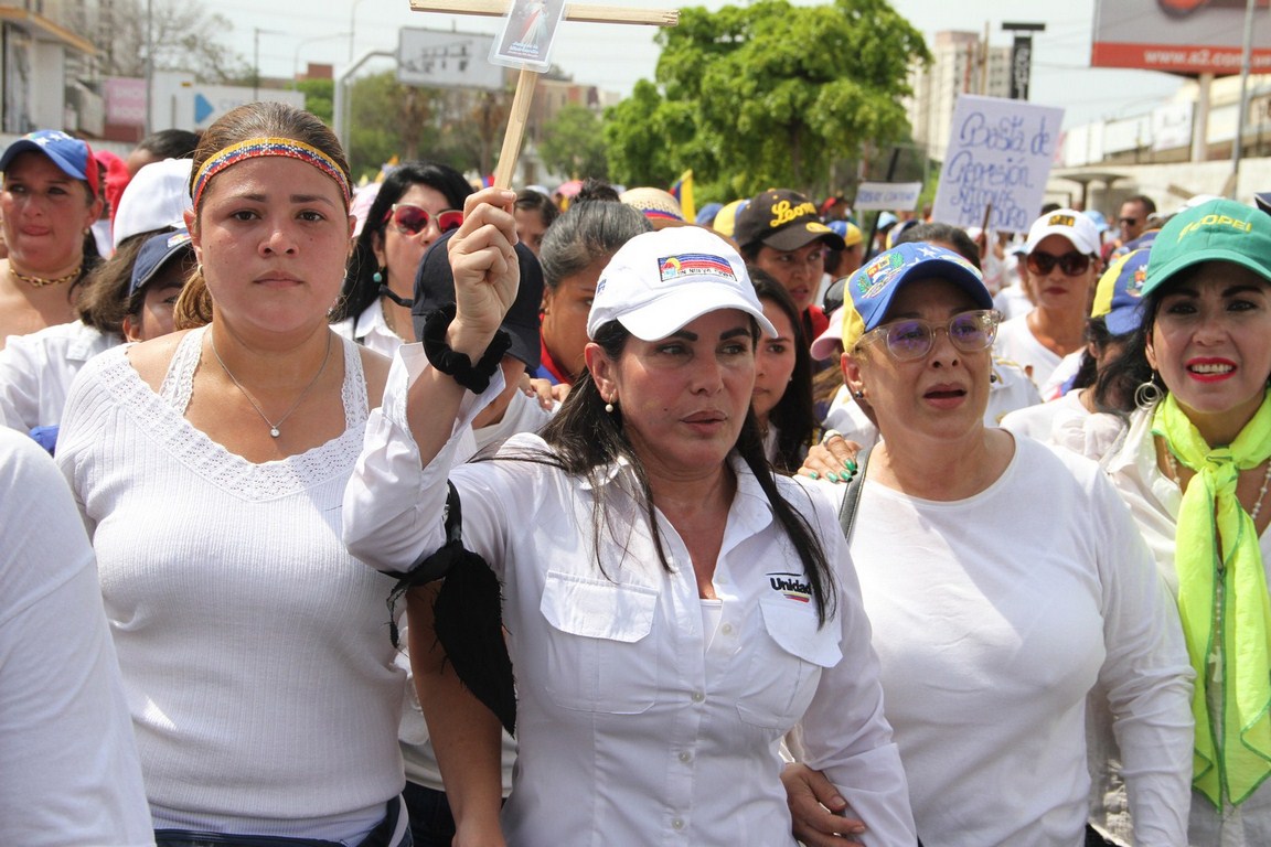 Eveling de Rosales a la FANB: No sean más cómplices de la barbarie