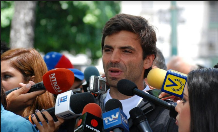 Diputado Juan Andrés Mejía exigió liberación de Requesens en el Ministerio Público