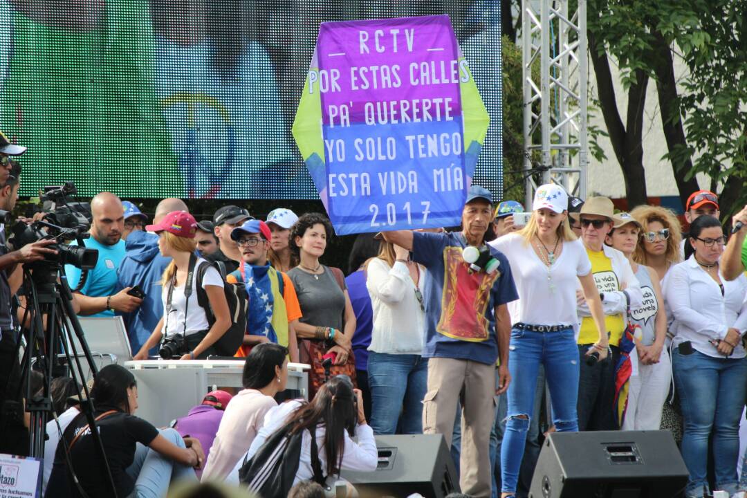 Sin el hipócrita de Winston, talentos y periodistas de RCTV se reunieron con los venezolanos este #27May