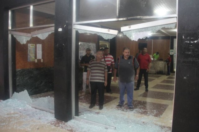 Destrozos en la alcaldía de Valera, estado Trujillo / Foto @Enrique_fcb10
