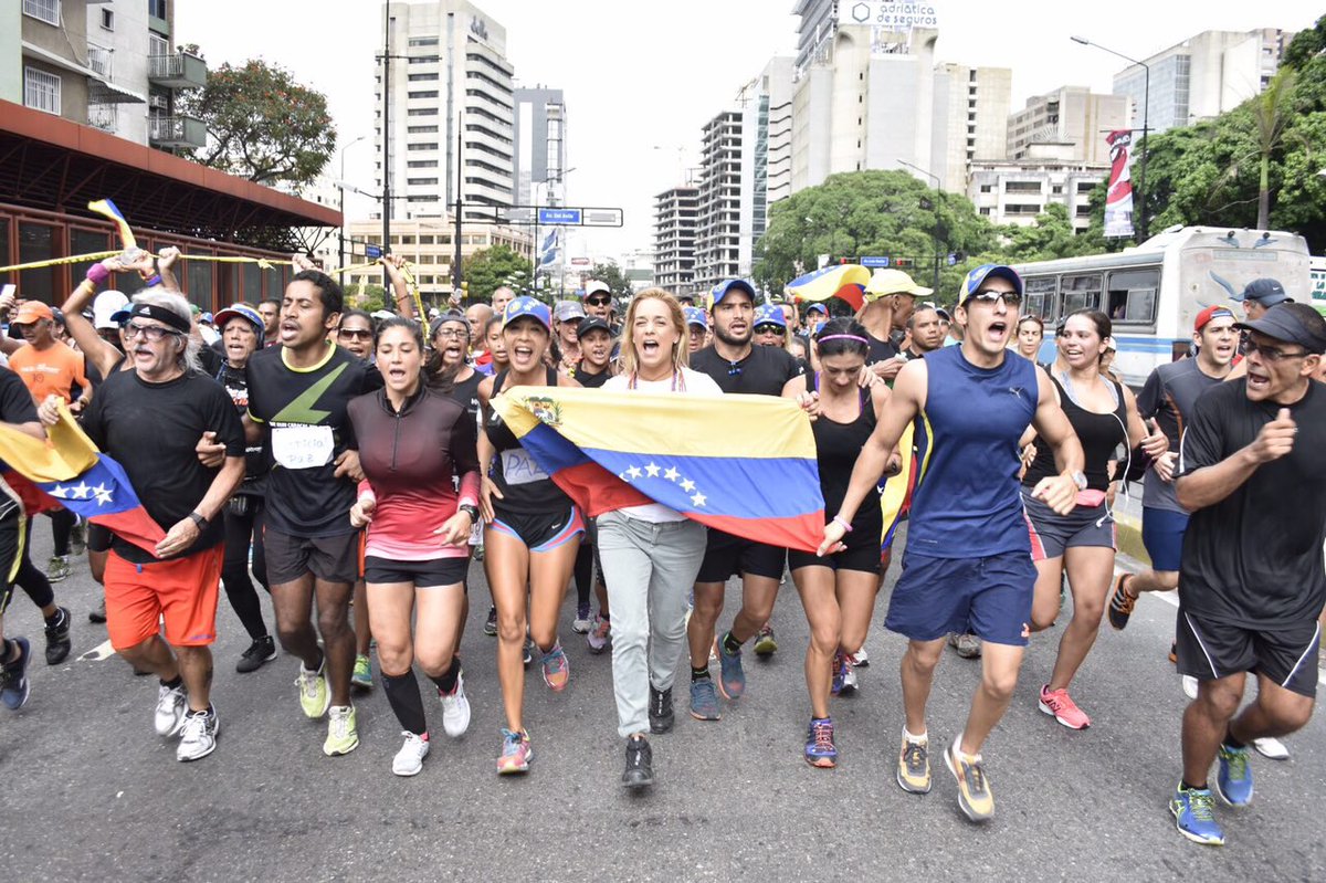 Tintori se unió a la protesta de corredores en Caracas (foto)