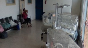 Las precarias condiciones en las que son atendidos los neonatos en hospital de Bolívar (Fotos)