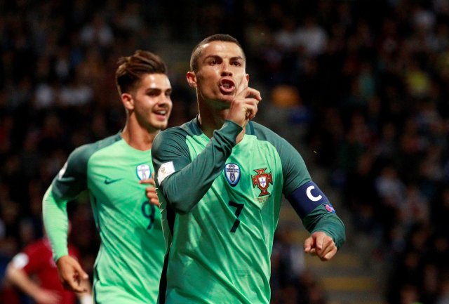 Cristiano Ronaldo celebra tras marcar un gol con la selección de Portugal (Foto: Reuters)