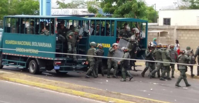 La “gloriosa” GNB violó autonomía universitaria y reprimió con saña a estudiantes de la URU (+fotos)