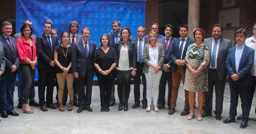 Siete mil alcaldes españoles respaldan a Ledezma