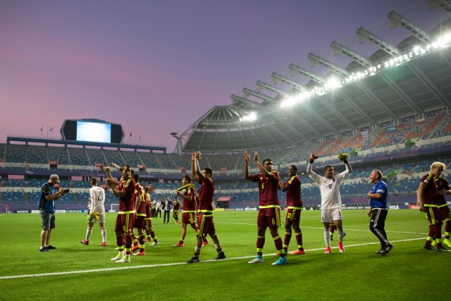 Los jugadores de Venezuela celebran su victoria en la Copa Mundial Sub-20, en semifinales entre Uruguay y Venezuela en Daejeon el 8 de junio de 2017. Foto: Yelim LEE / AFP