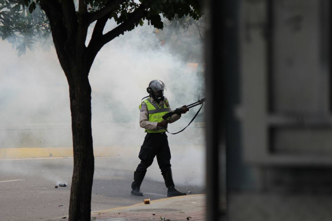 Represión despiadada cobra una nueva víctima en Ciudad Bolívar: Asciende a 93 la lista de caídos (MP)