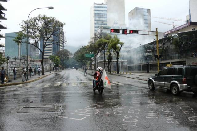 PNB reprimió a manifestantes en Chacaíto (Foto: Will Jiménez)