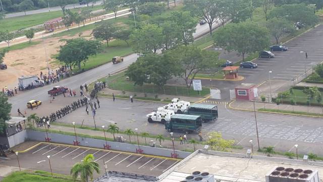 Foto: Militarizado los alrededores del Palacio de Justicia en Guayana / Ivan Yañez