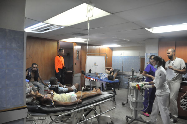 Cierre del Hospital Vargas en La Guaira colapsa al Periférico de Pariata