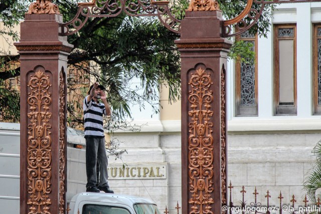 El asalto a la AN en imágenes. Foto: Régulo Gómez / LaPatilla.com