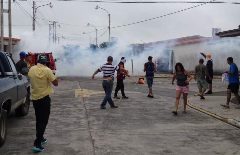 GNB reprime con lacrimógenas a manifestantes en Portuguesa #20Jul (Fotos)