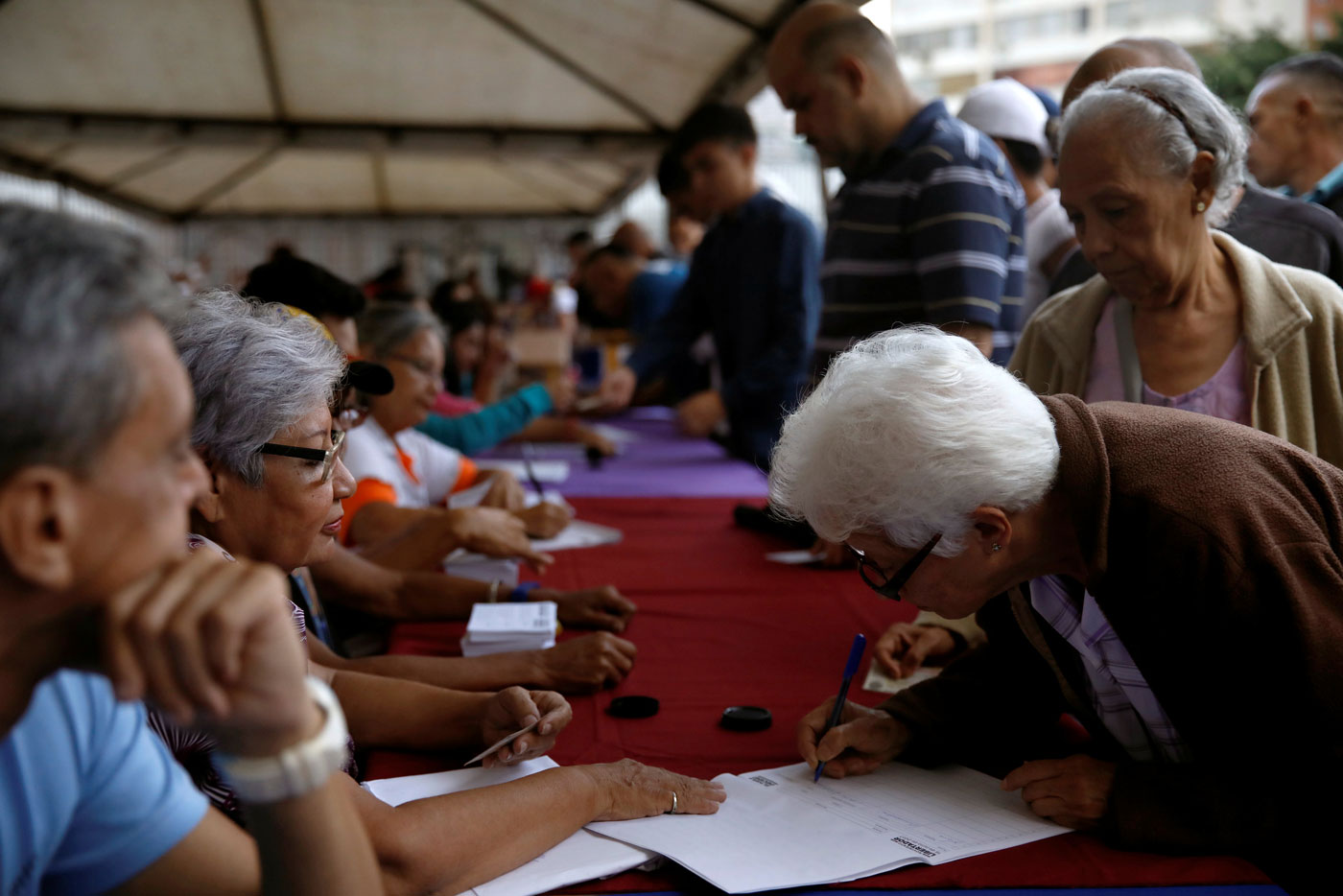 La oposición lanza su mayor desafío a Maduro con consulta popular #16Jul