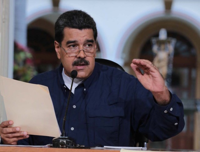 Venezuela's President Nicolas Maduro speaks during a meeting at Miraflores Palace in Caracas, Venezuela August 25, 2017. Miraflores Palace/Handout via REUTERS ATTENTION EDITORS - THIS PICTURE WAS PROVIDED BY A THIRD PARTY.