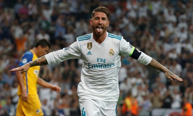 El defensa español del Real Madrid, Sergio Ramos, celebra tras marcar el tercer gol del choque frente al APOEL. REUTERS/Paul Hanna