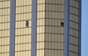 El impactante relato del huésped del hotel que dormía a metros del autor de la masacre en Las Vegas