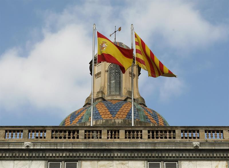Normalidad en Cataluña tras asumir Gobierno español competencias autonómicas