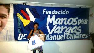 Fundación Manos para Vargas entregó zapatos escolares y canastillas a madres de Vargas